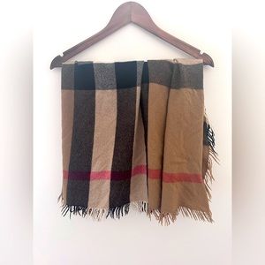 Iconic Burberry Check Wool Scarf